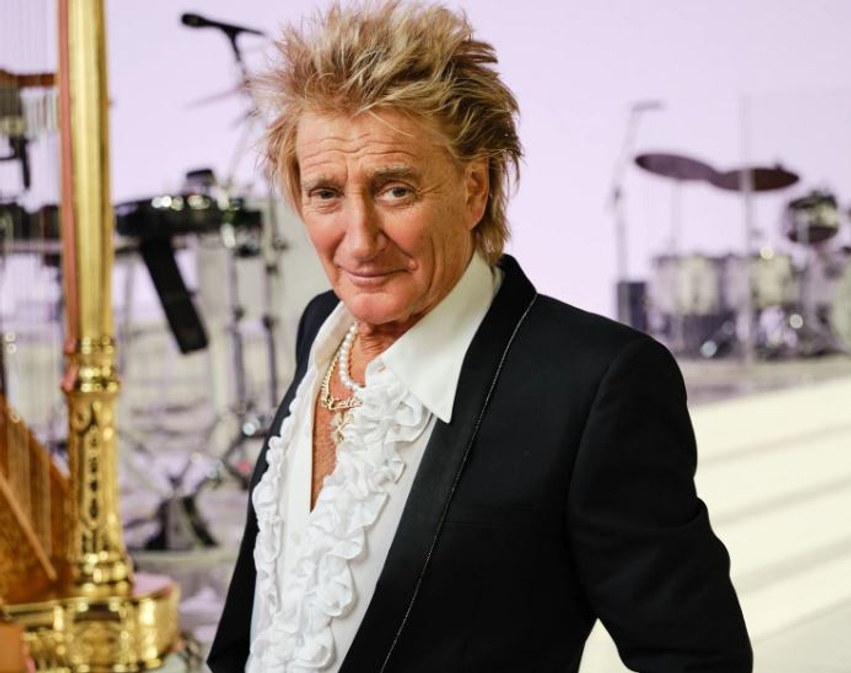 Rod Stewart anulon koncertin në momentin e fundit  i nënshtrohet ndërhyrjes së paplanifikuar
