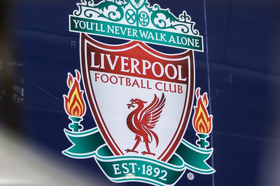 Klubi i madh anglez i vihet pas yllit të Liverpoolit