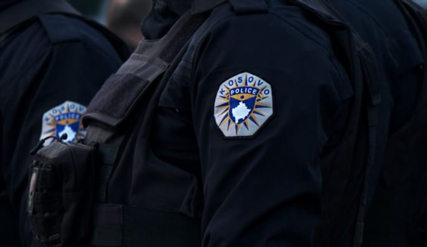 Policia vazhdon kontrollet në fshatin Jabukë të Zubin Potokut