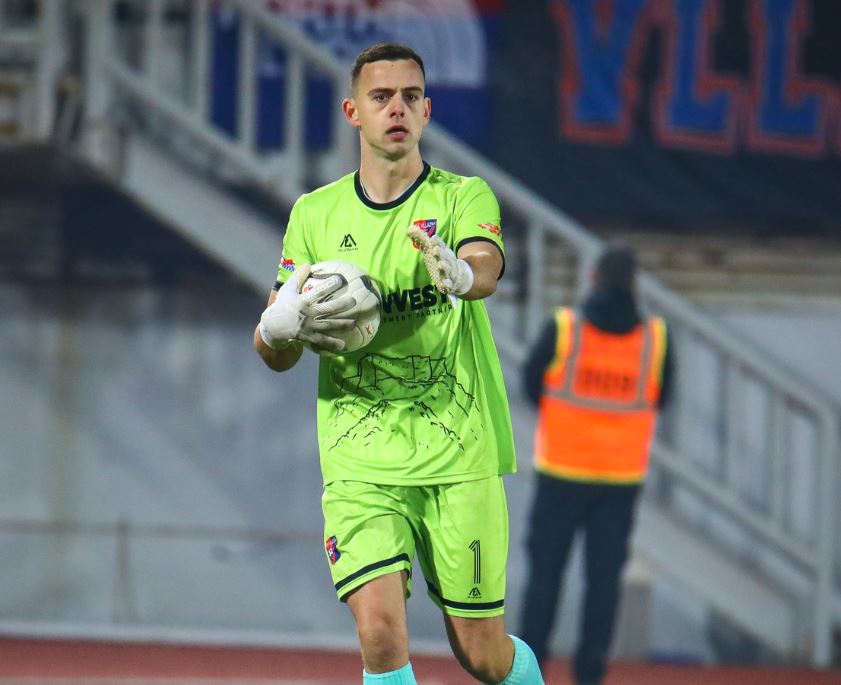 Lëvizje e bujshme, futbollisti i larguar nga Vllaznia pranë firmës 