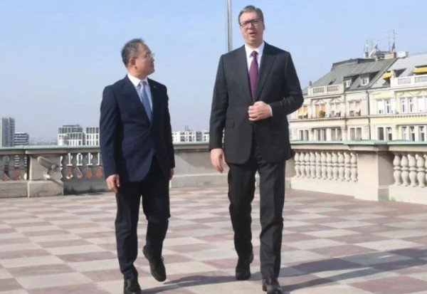 Serbia distancohet virtualisht nga Rusia që të afrohet me Kinën
