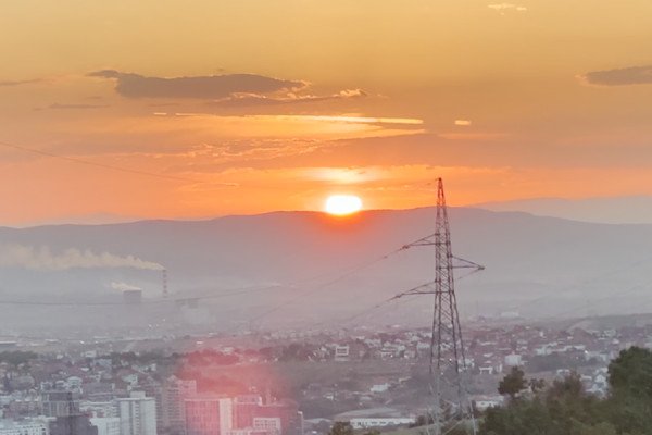 ​Eklipsi i pjesshëm diellor shihet edhe nga Prishtina