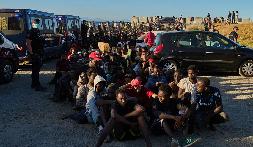 Maroku akuzon Spanjën: Emigrantët që hynë në Ceuta u sulmuan dhe u