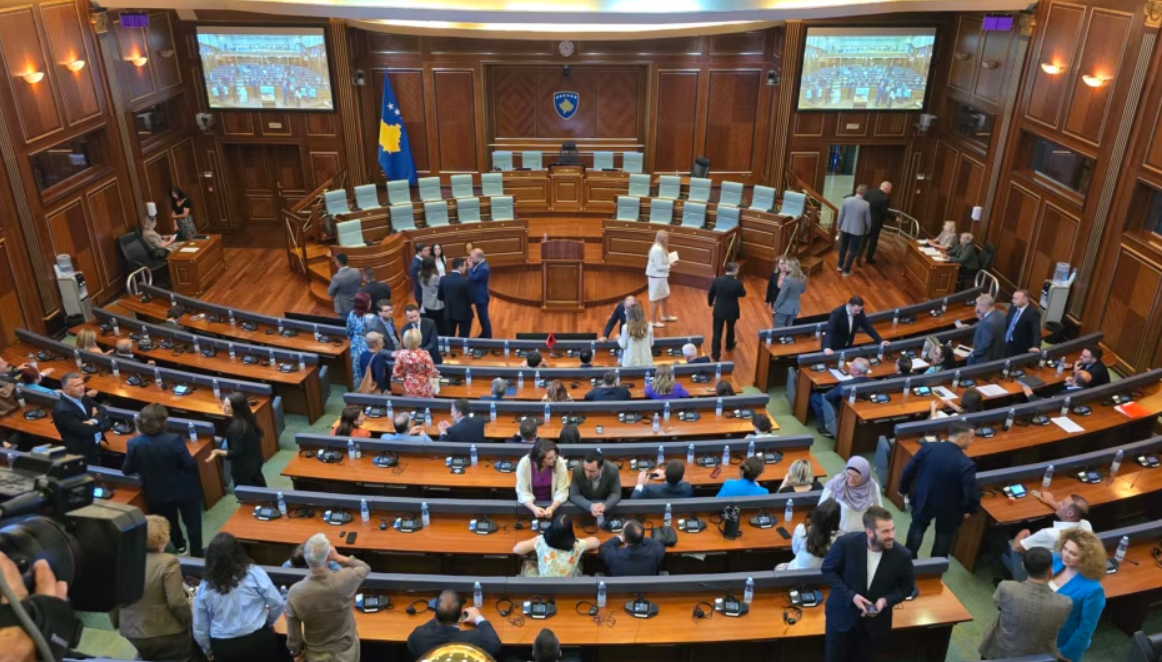 ​Ja kur do të thirret vazhdimi i seancës konstituive të Kuvendit, flet deputeti i LVV-së