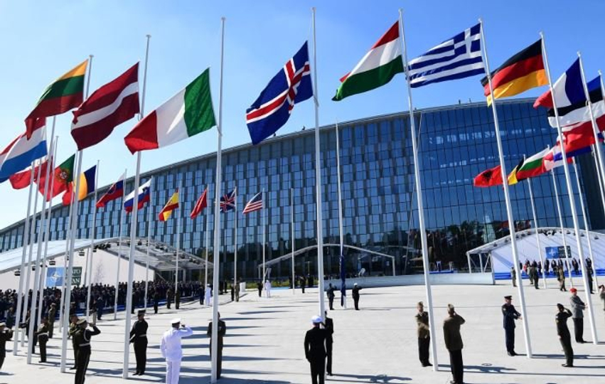nato-denon-shkeljet-e-hapesires-ajrore-te-polonise-dhe-rumanise-nga-drone-dhe-avione-ruse-forcohet-mbrojtja-nga-baltiku-ne-detin-e-zi