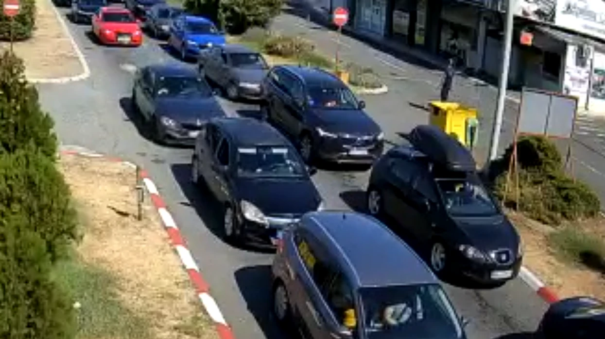 Në vendkalimet kufitare Tabanoc dhe Bogorodicë pritet deri një orë për dalje nga vendi