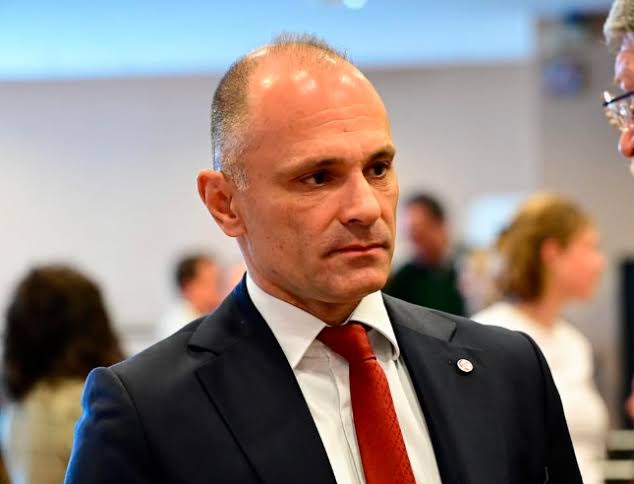 Filipçe përkrah kryeministrin malazez: Ndërhyrja e Vuçiqit nuk është problem lokal, por rajonal