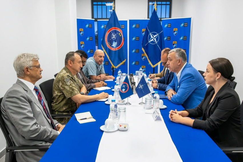 Komandanti i KFOR it në takim me përfaqësues të Listës Serbe  dalin detaje nga diskutimet