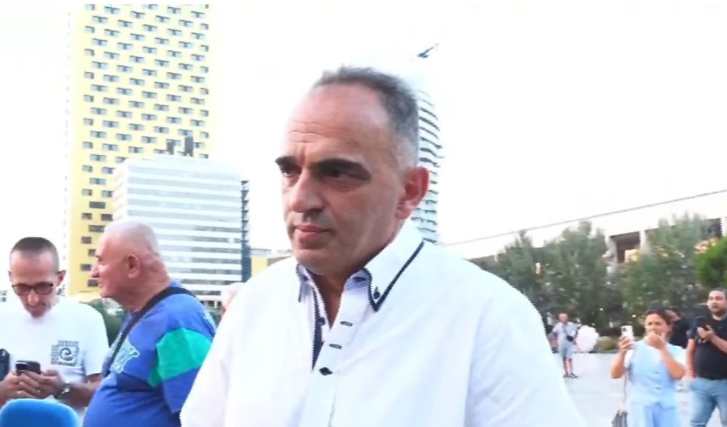 Thirrja e qytetarit: Bashkohuni në protestë, nesër do të jetë vonë! Të largojmë këta maskarenj dhe fëlliqësira të Shqipërisë