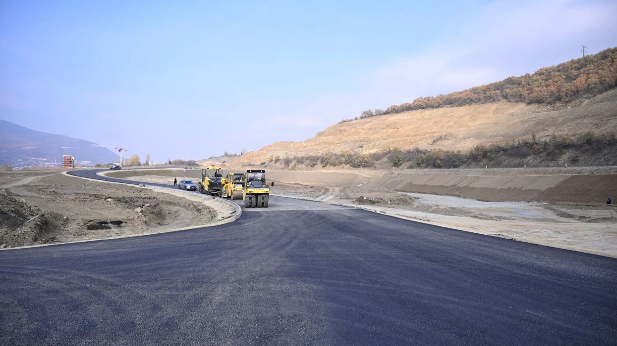 Nikolloski: Për pak ditë do të fillojmë ndërtimin e autostradës Shkup-Bllacë