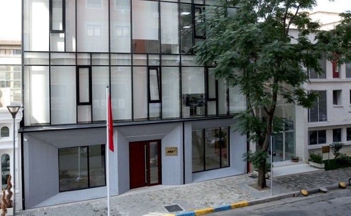  AMA paralajmëron qytetarët: “AlbKanale” jashtë funksionit, mos bëni më pagesa në aplikacionin pirat