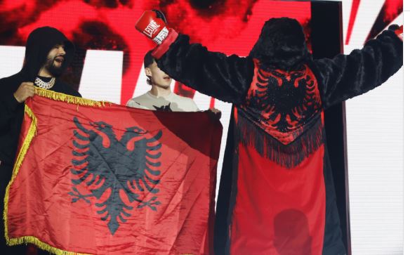 Përkrah Noizyt dhe me flamurin shqiptar, boksieri Florian Marku përgatit rikthimin e madh!?
