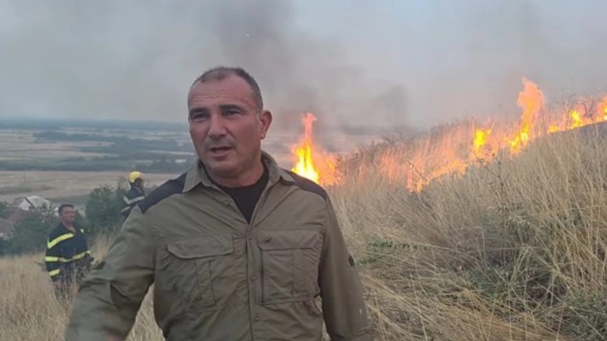 Zjarri pranë Loznanit në rajonin e Manastirit është afruar pranë shtëpive