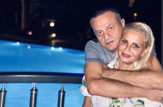Sinan Vllasaliu uron bashkëshorten me fjalë të ëmbla 