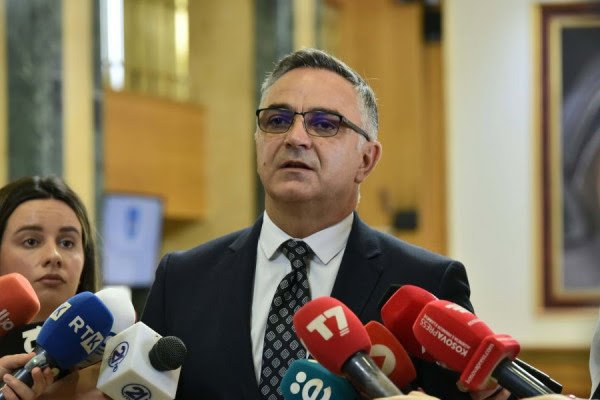 Tahiri kërkon takim me Avni Deharin për vazhdimin e seancës konstituive