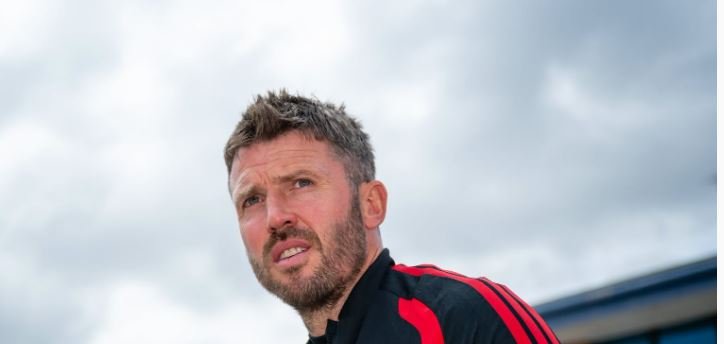 Carrick kërkon ndihmë nga klubi