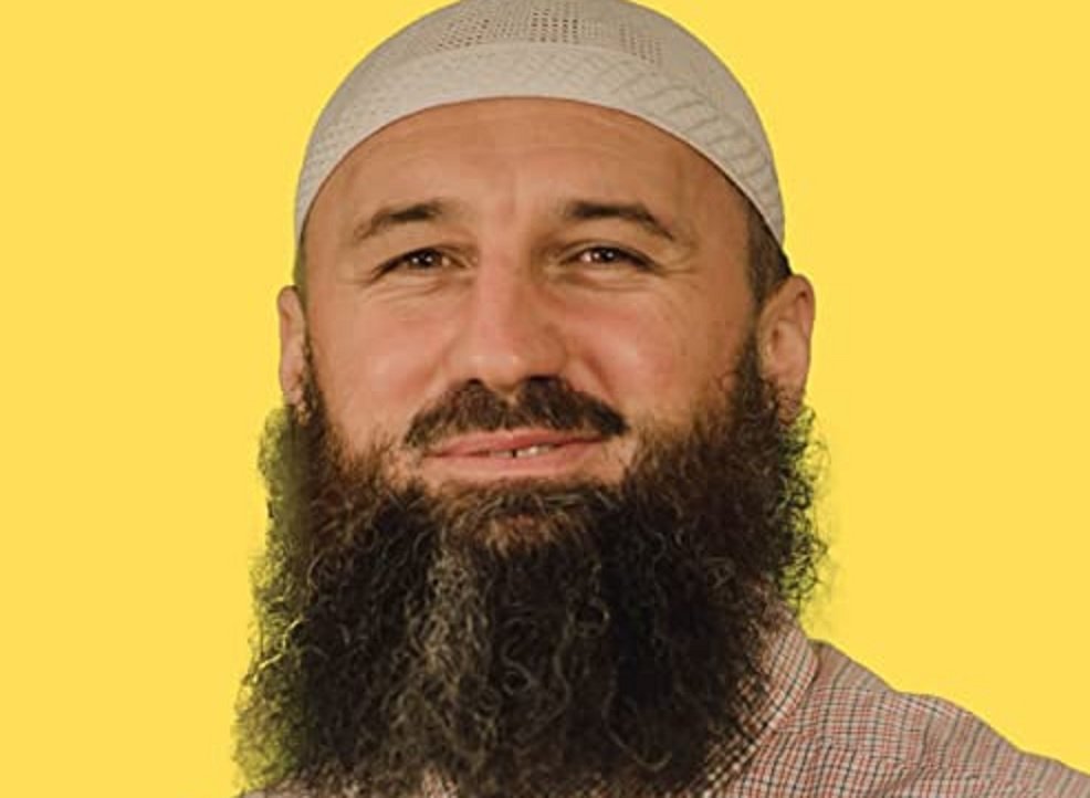 Predikuesi islamik nga Bosnja pritet të dëbohet nga Kosova, çka thonë BIK-u dhe Komuna e Pejës? 