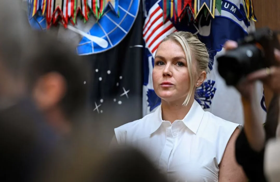 Pas largimit të Karoline Leavitt, kush do të marrë postin e zëdhënëses së Trump?