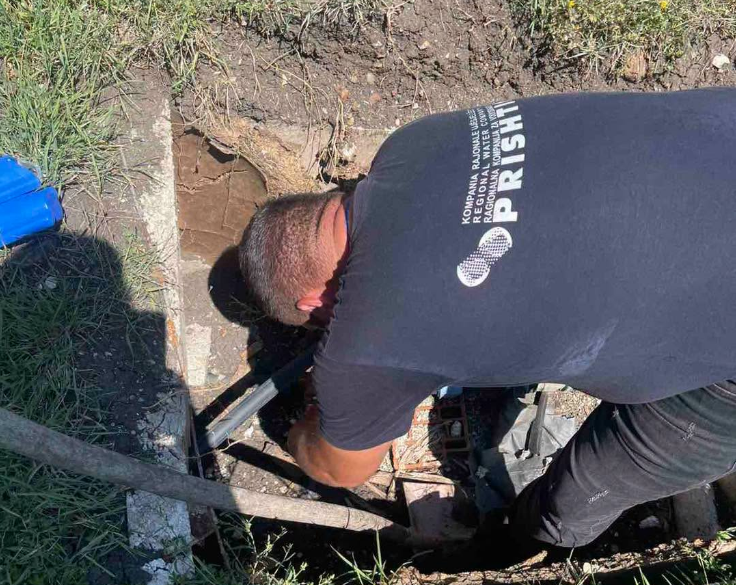 KRU “Prishtina” shkyç konsumatorë me borxhe deri në 3 mijë euro, gjenden edhe lidhje ilegale 