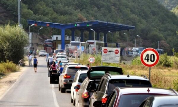 Diku 60 minuta e diku 40 – Ja sa janë pritjet në dalje të pikave kufitare të Kosovës