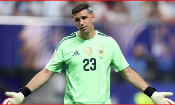 Juventus rikthehet në garë për Emiliano Martinez