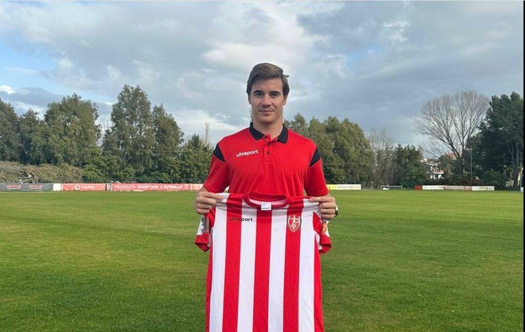 Spikati me fanellën e Skënderbeut, Estrela transferohet te Flamurtari