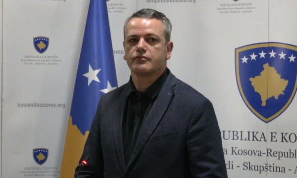 Gashi: Presidenti konsensual të gjendet, por konstituimi i Kuvendit mund të sfidohet në Kushtetuese