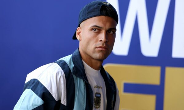 Barcelona e kontakton Lautaro Martinezin