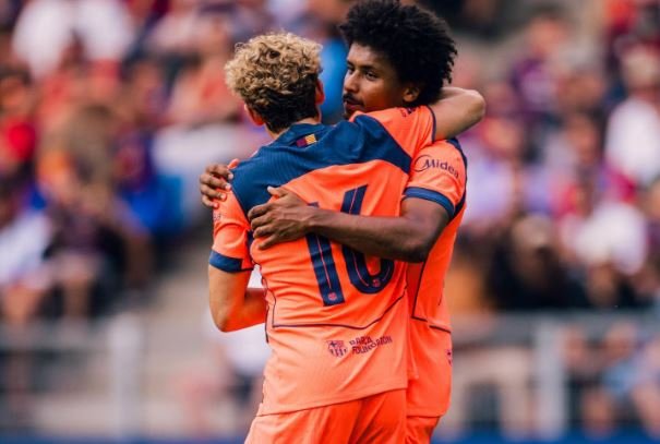 Barcelona argëtohet në miqësore me goleadë