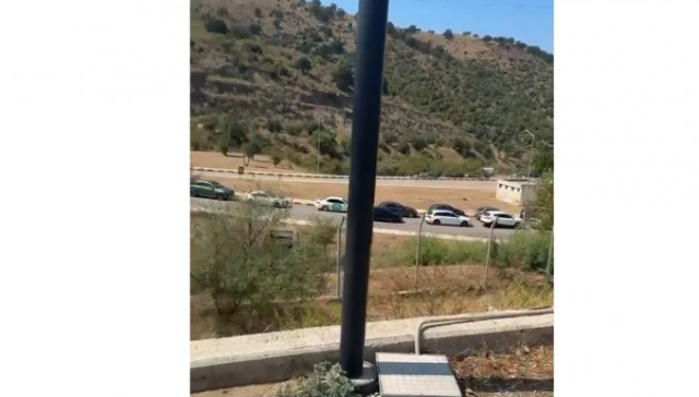 Vazhdon radha kilometrike në Qafë Botë, automjetet presin për orë të tëra në kufi
