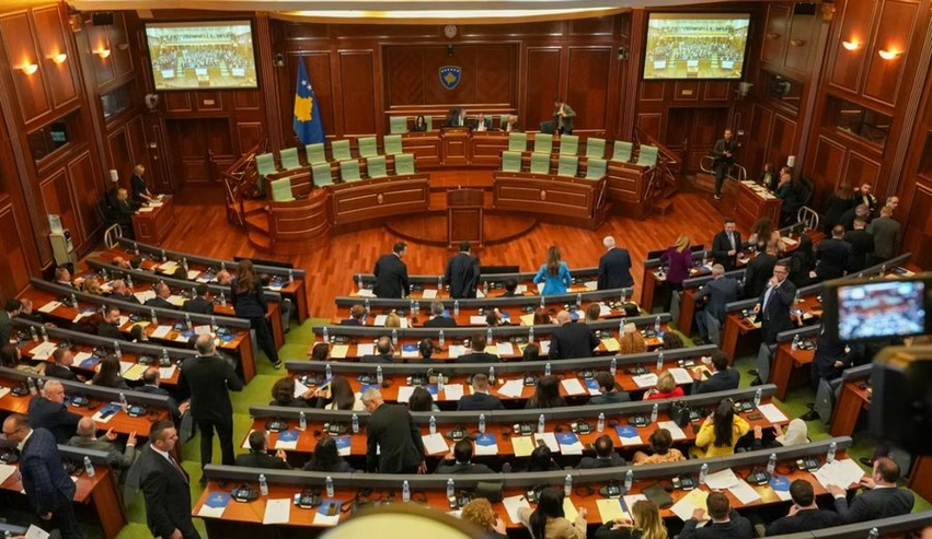 Hyseni ngre alarmin për krizën institucionale   Partitë mund të përplasen  por shteti nuk duhet të bllokohet 