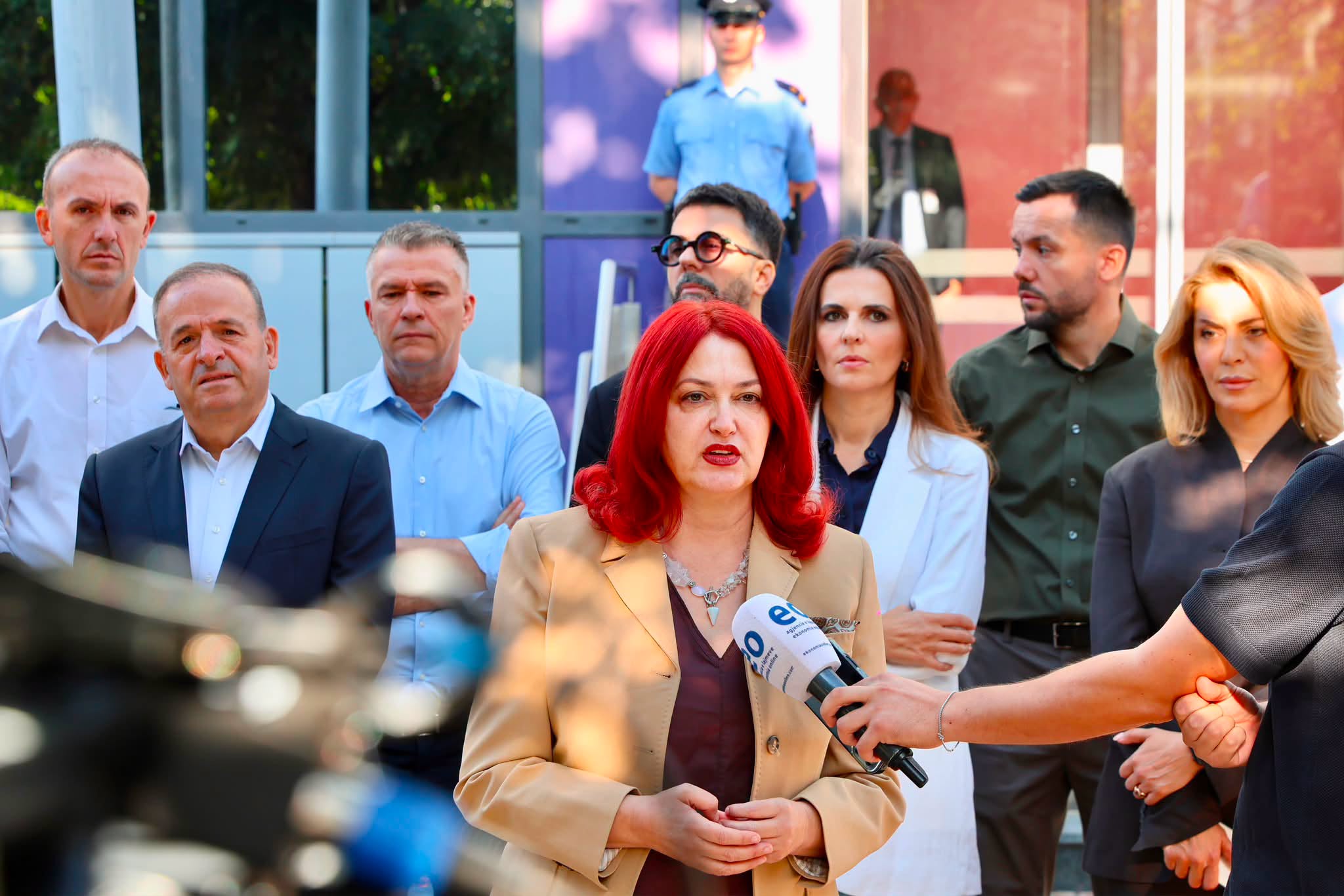 PDK-ja ia “zë” derën Qeverisë, Hoxha: Kurti dhe LVV-ja nuk janë mbi shtetin