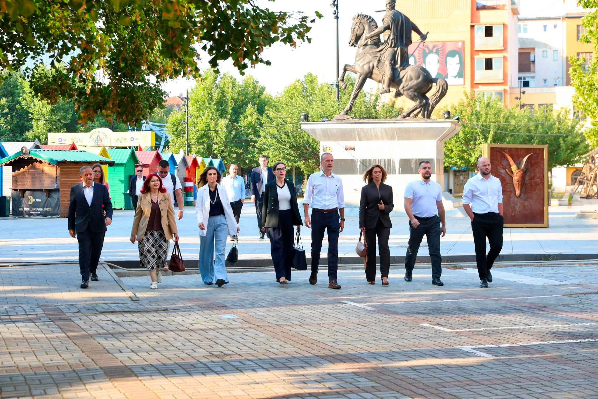 PDK-ja para Qeverisë, ka një thirrje për Kurtin