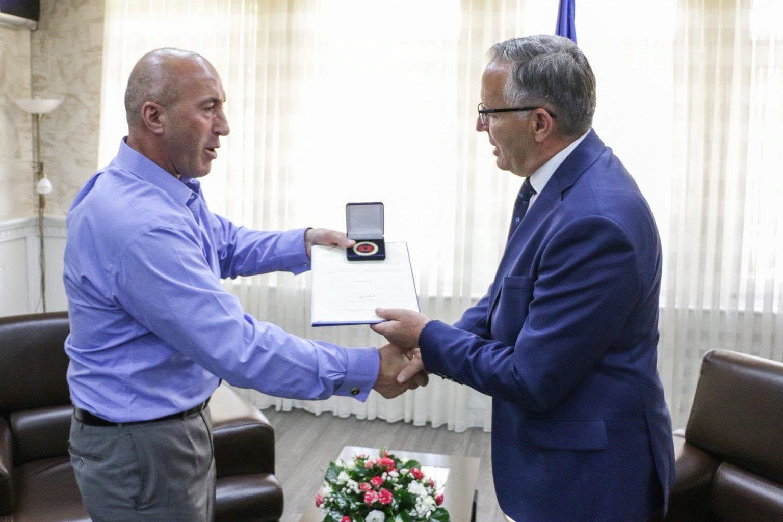 “E vodhën e grabitën Kosovën, tani nuk e pranojnë opozitën”, Dosti me akuza të forta ndaj PDK-së e AAK-së