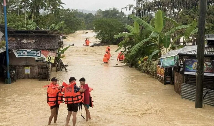 23 të vdekur nga cikloni tropikal në Filipine