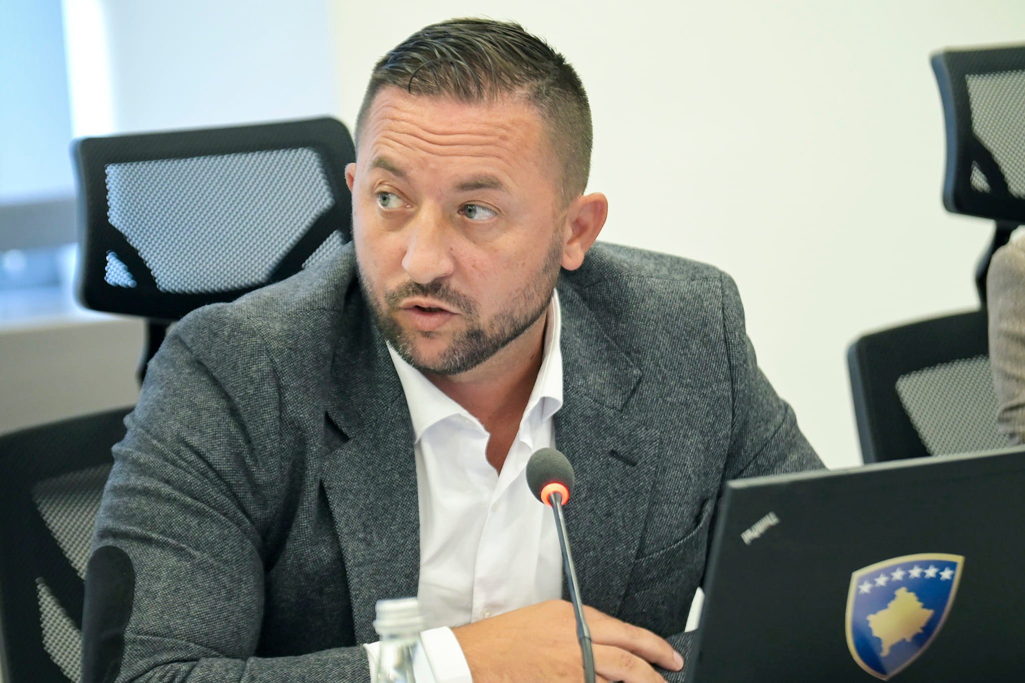 Historianët vijnë me propozim për president 