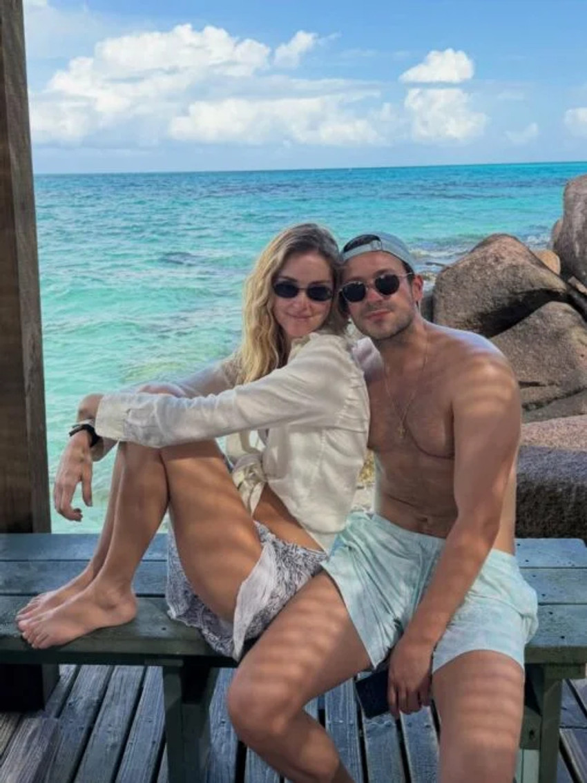 Chiara Ferragni nuk e fsheh më dashurinë, publikon fotot romantike me partnerin 3 Image
