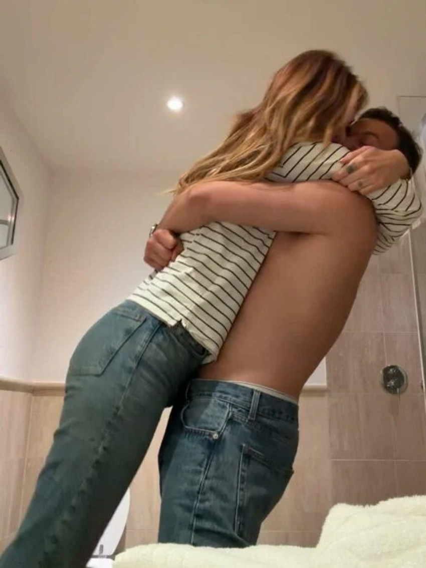 Chiara Ferragni nuk e fsheh më dashurinë, publikon fotot romantike me partnerin 2 Image