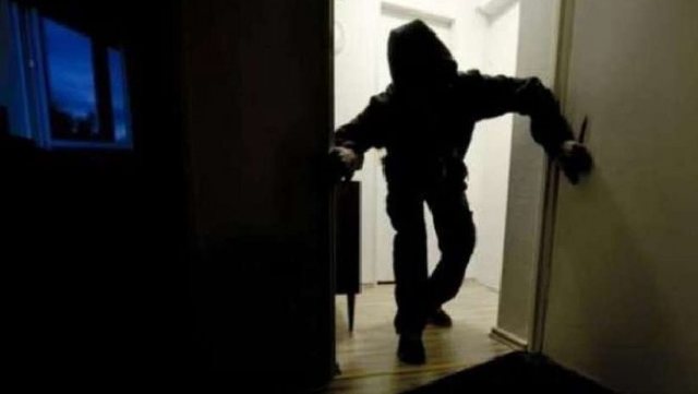 Grabitën 14 banesa gjatë Krishtlindjeve, gjykata belge kërkon 4 vite burg për dy shqiptarët