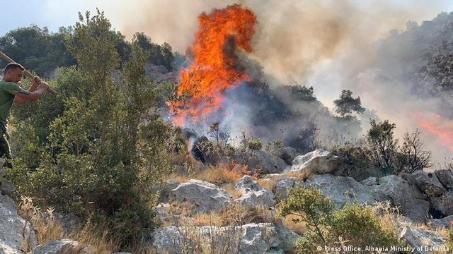Zjarret në vend, Ministria përditëson të dhënat: Situata më problematike në Dajt, Mirditë e Pukë