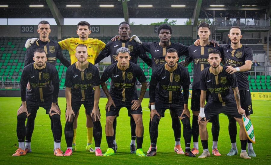 Kampionët detyrohen të largohen nga Rrogozhina