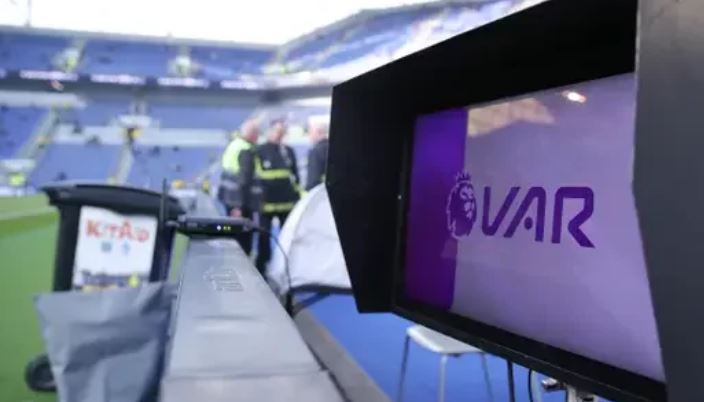 Premier League merr vendim të diskutueshëm