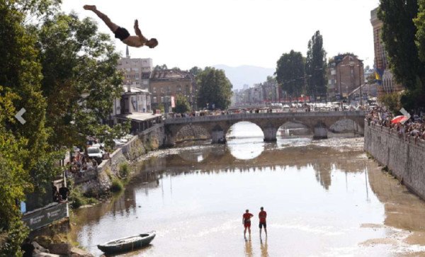 Sarajeva thyen rekordet turistike këtë verë: Një mesazh bashkimi nga zemra e Ballkanit përmes muzikës dhe kulturës