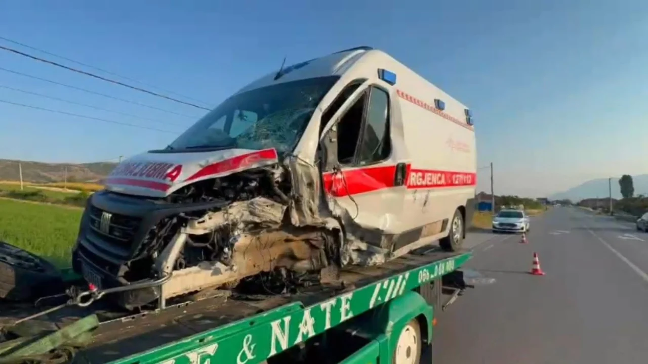 Aksident në Maliq, autoambulanca përplaset me një automjet tjetër, një i plagosur