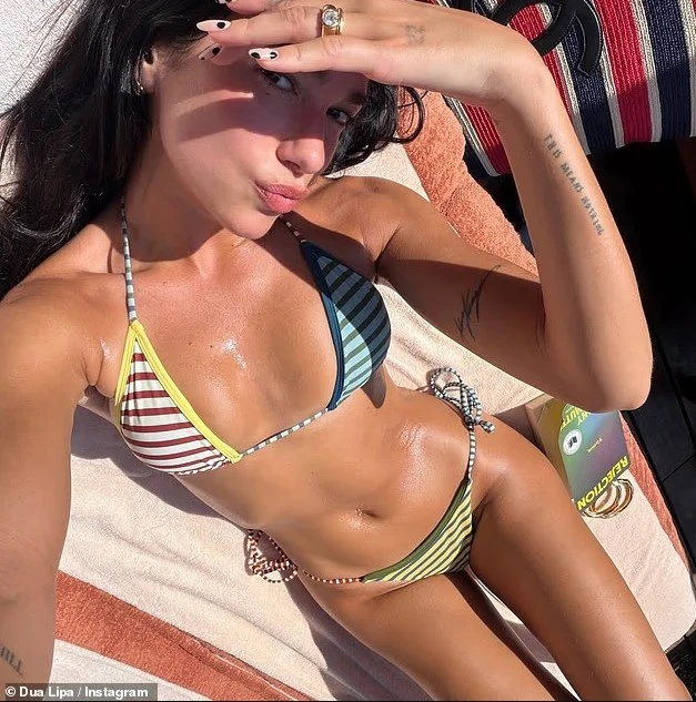 Dua Lipa shijon pushimet me vajzat në Itali