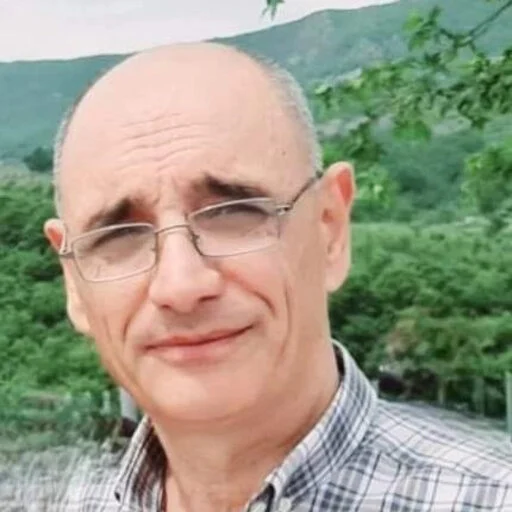 Kur dija hesht, konformizmi flet