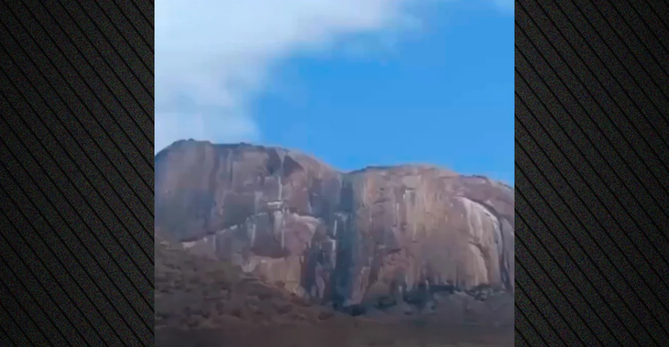Rrëzohet helikopteri pranë malit Ololokwe në Kenia, humbin jetën 7 persona