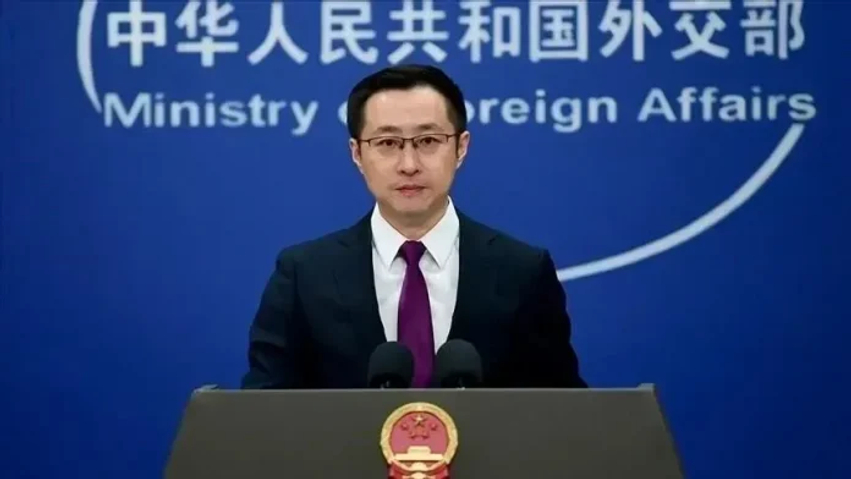 Kina: Kombet janë të lira të zgjedhin modelet e IA-së që duan