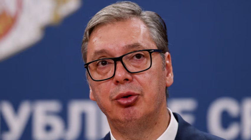 Vuçiq i kërkon NATO-s të ndalë tërheqjen e KFOR-it nga ura në