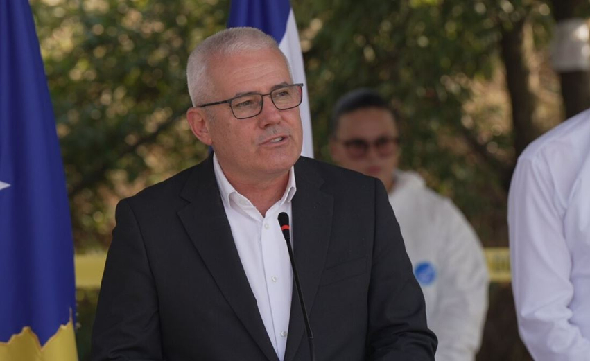 Sveçla për rastin Rashkoviq  Vuçiq pretendon tërheqjen e vëmendjes pas zbulimit të tri varrezave masive